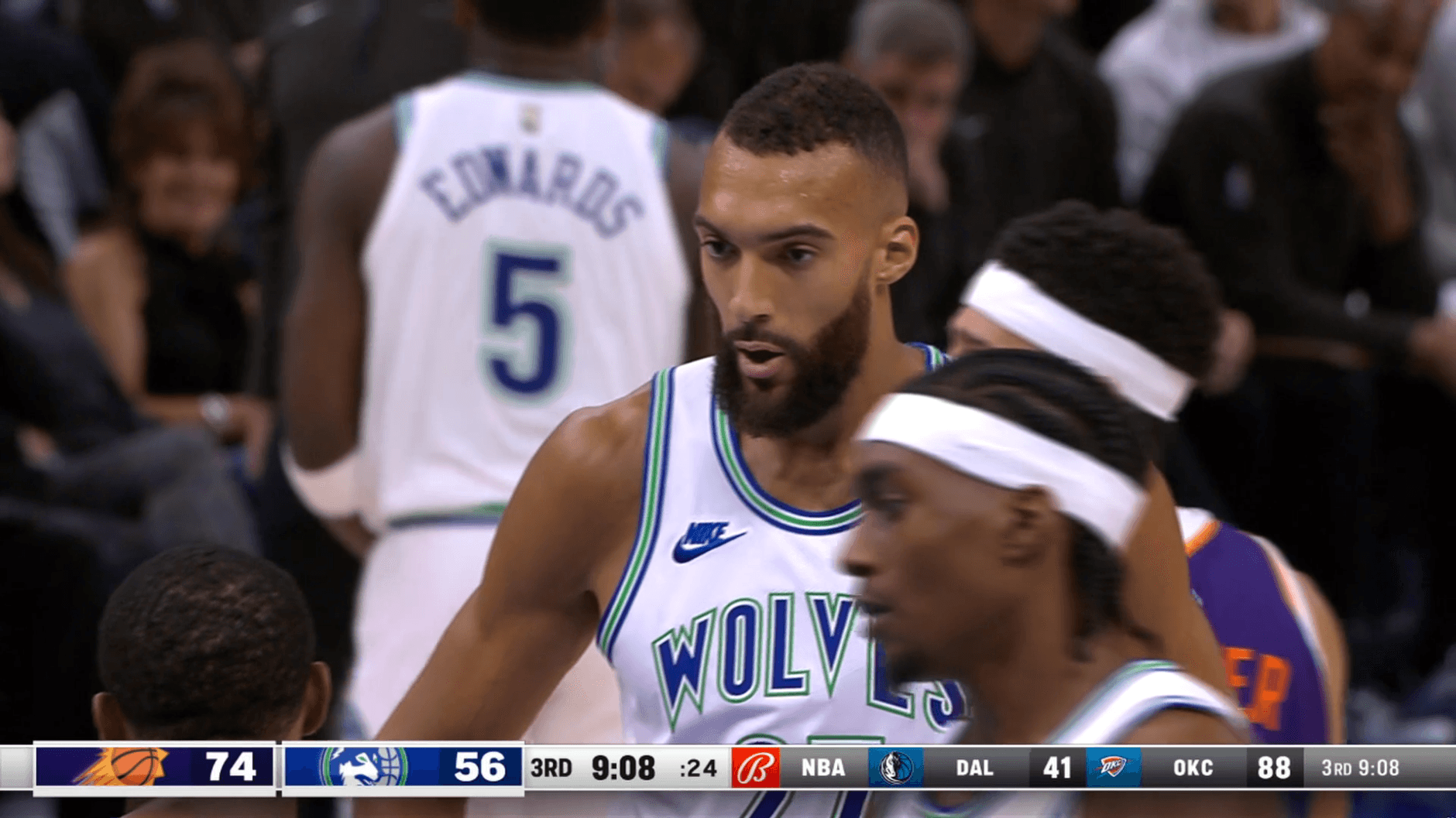 Minnesota termine troisième malgré les 21 points de Gobert