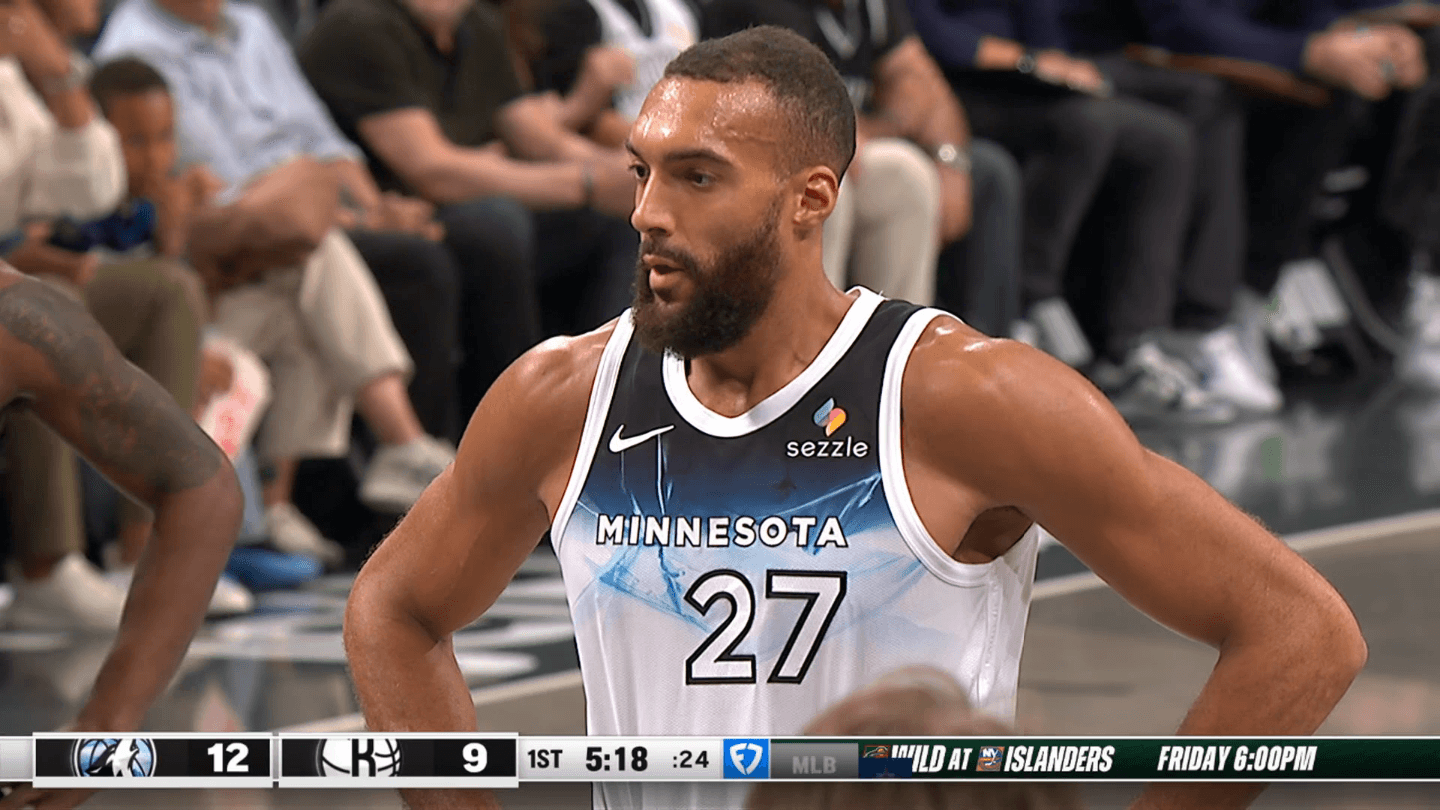 Rudy Gobert en mode patron à Brooklyn