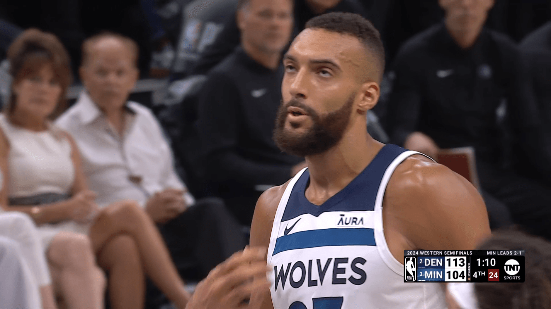 Denver Nuggets égalise face à Minnesota