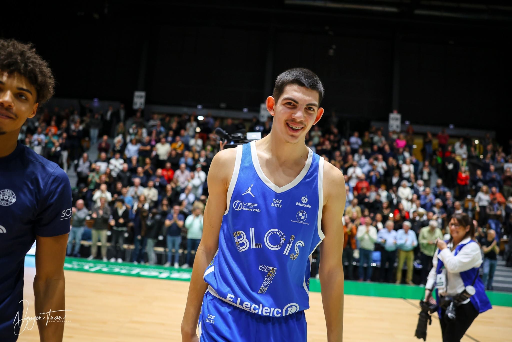 Sacha Defoundoux signe son premier contrat professionnel à Blois