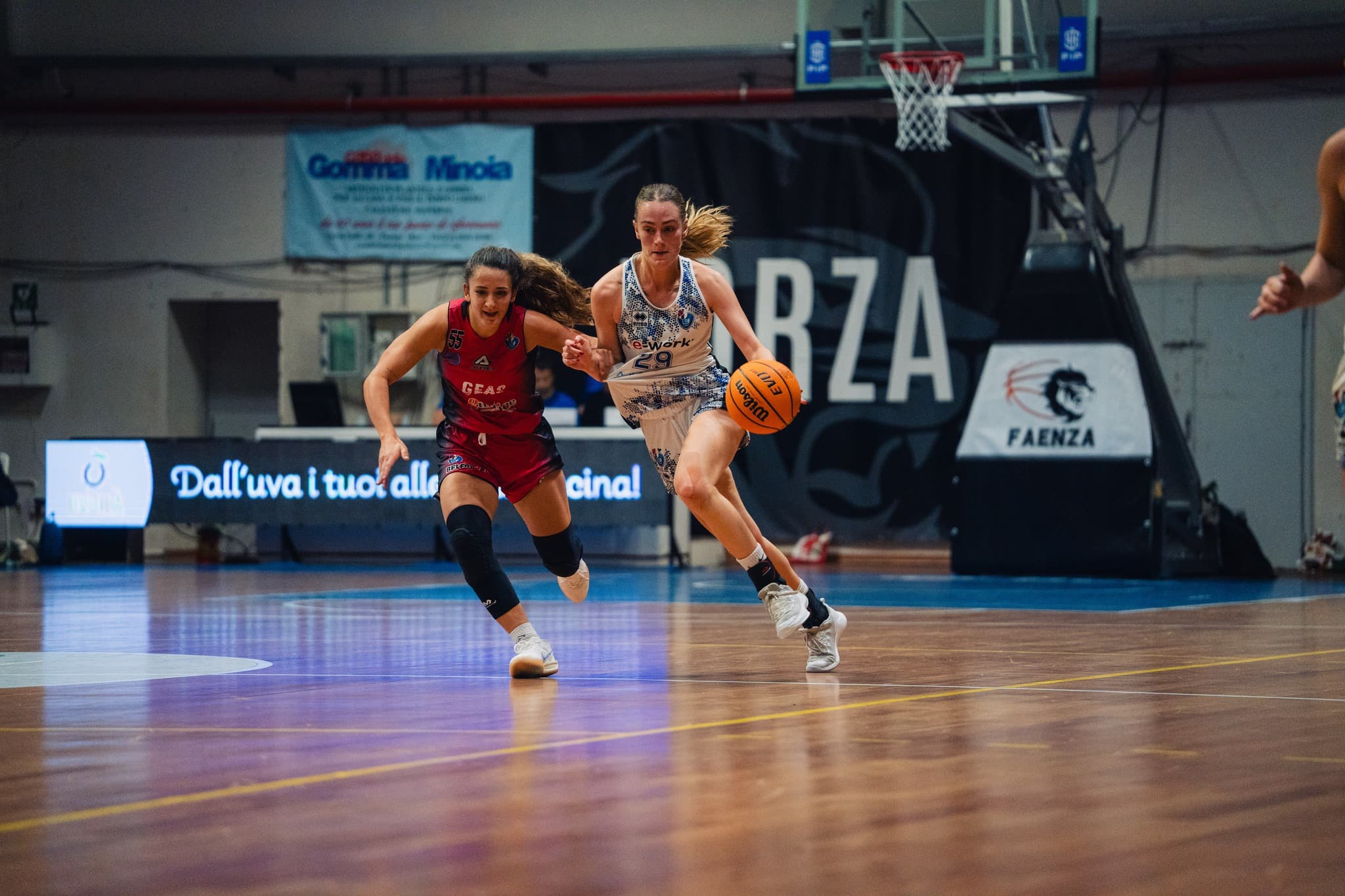 Sara Roumy flambe en Italie avec 28 points pour conclure la saison régulière