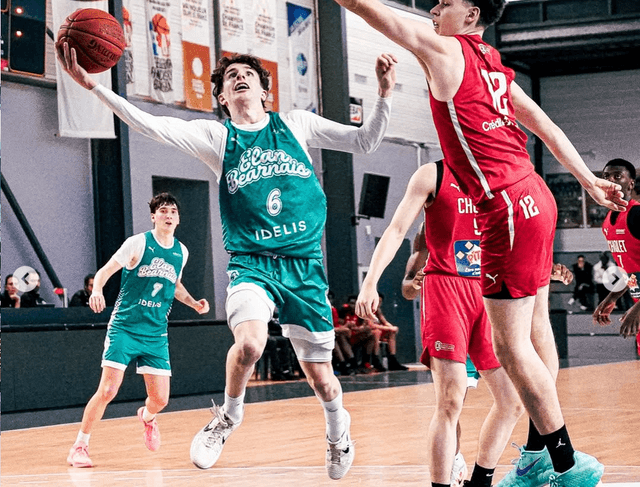 Clément Moré explose les compteurs avec 47 points en U18 ÉLITE