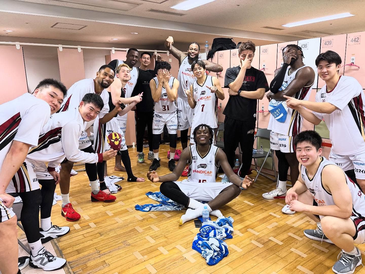 Un duel Doumbouya – Inglis au Japon : les deux Français en double-double !