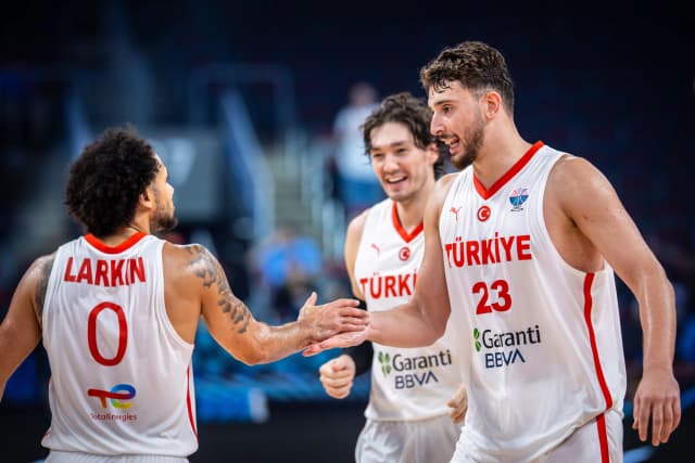 Alperen Sengun brille encore, la Turquie elle aussi en huitièmes de finale de l’EuroBasket
