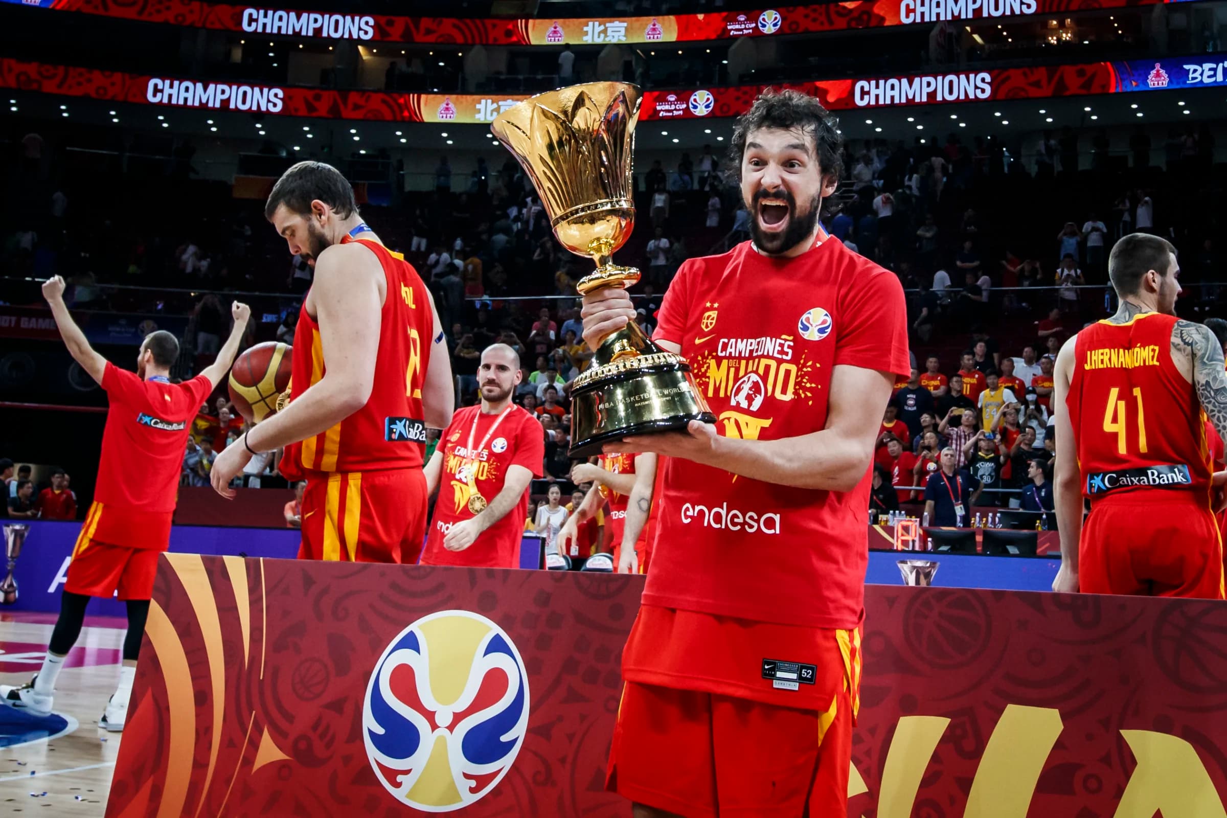 Sergio Llull, monument du basket espagnol, prend sa retraite internationale à 37 ans