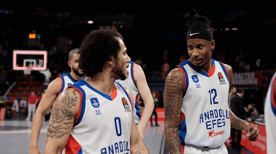 L’Anadolu Efes intègre le Top 10, les play-in en vue pour Beaubois