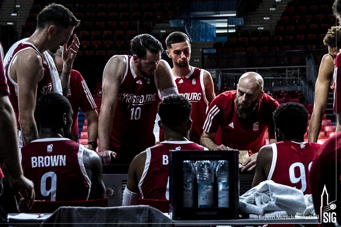 Strasbourg a craqué dans le final chez le Bayern Munich