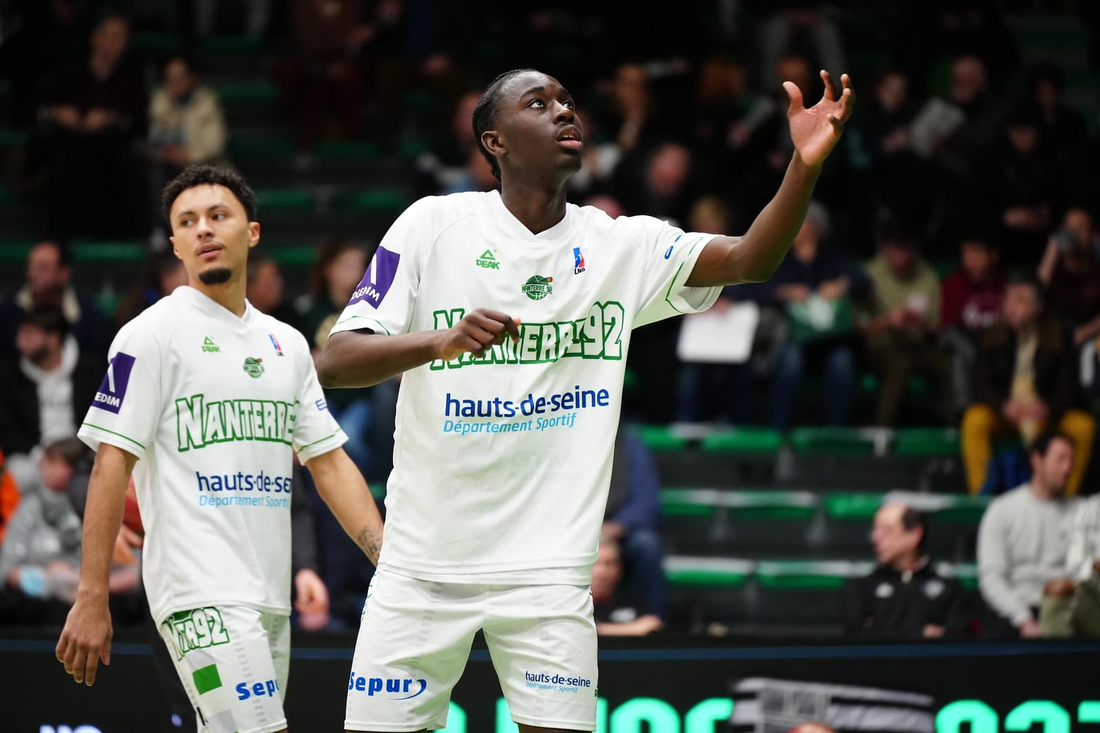 Siméon Kalemba passe professionnel à Nanterre