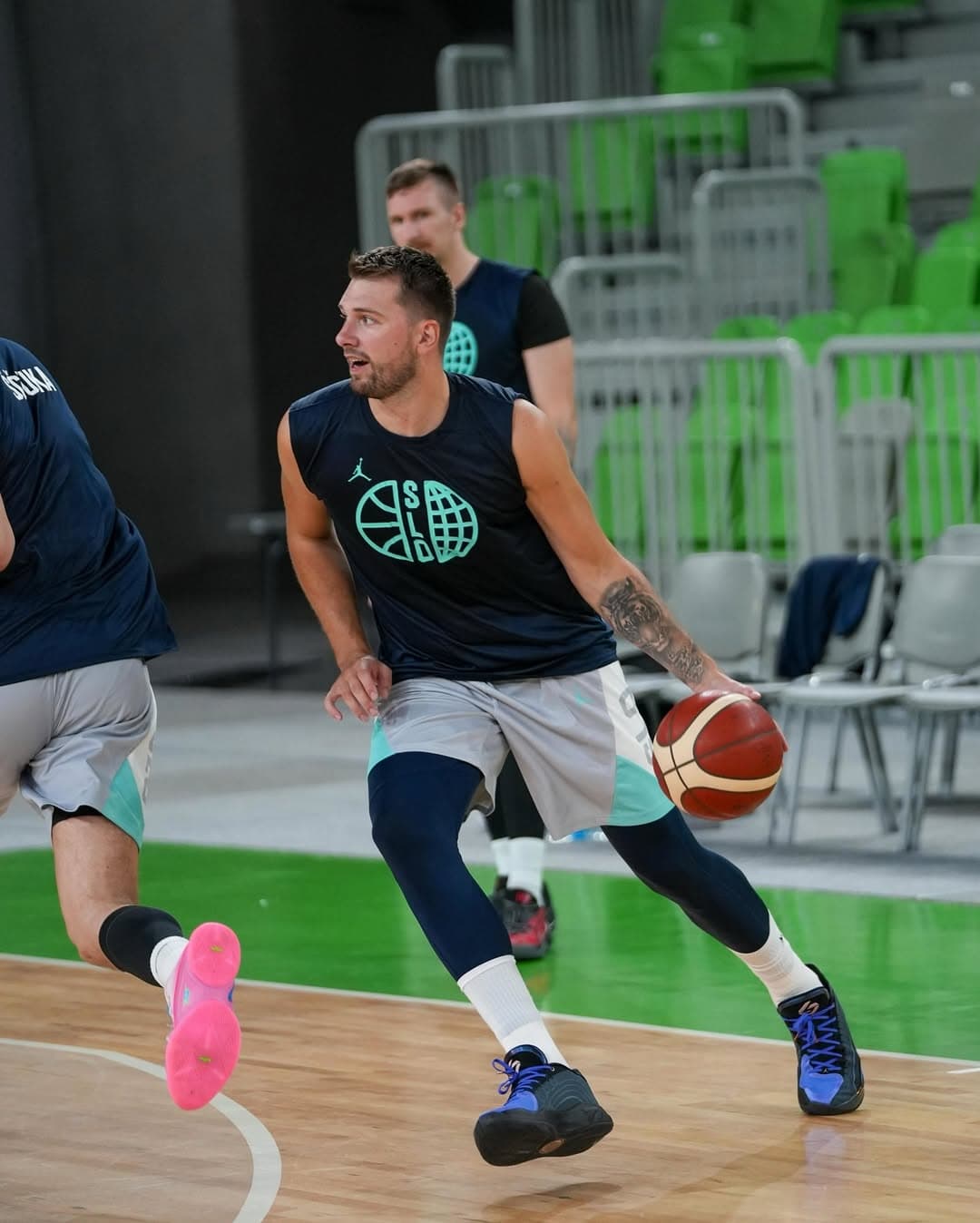 Luka Doncic rassure enfin ses fans après une alerte au genou qui a fait trembler la Slovénie et les Lakers