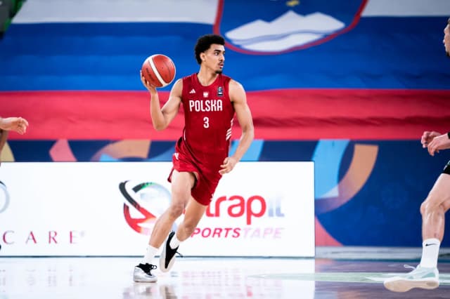 France – Pologne U20 : qui est Soprano Szelazek, le Franco-Polonais qui défiera les Bleuets ?