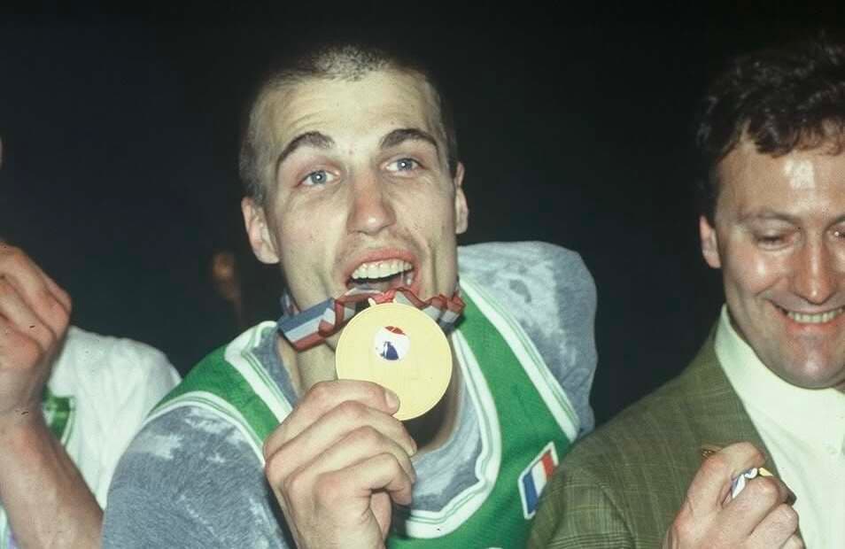 Limoges va retirer le maillot de Stéphane Ostrowski
