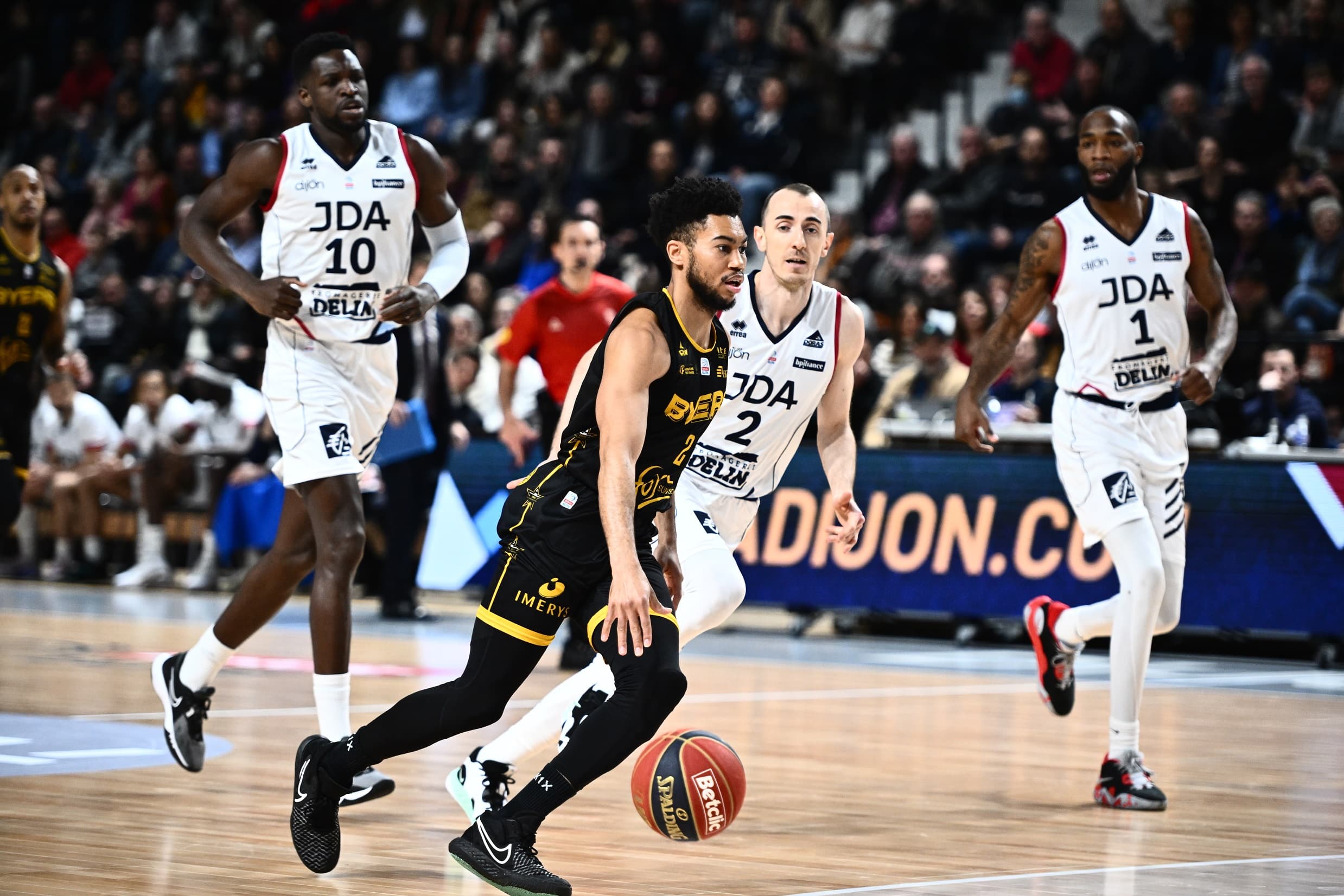 Fos saisit l’occasion à Dijon