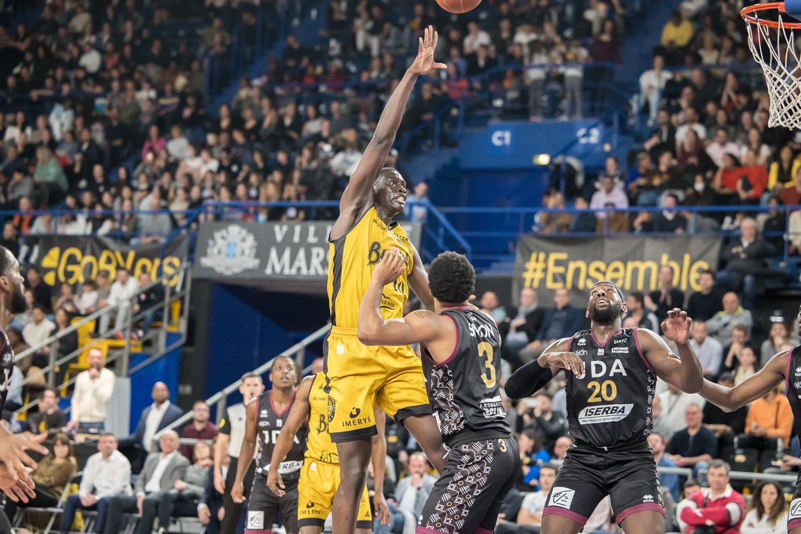Strasbourg : Bodian Massa a signé, Lucas Beaufort devrait revenir