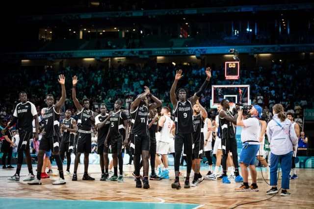 Luol Deng et le Soudan du Sud dénoncent une injustice : « Un énorme manque de respect envers le basket africain »