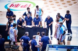 Svetislav Pešić va-t-il continuer à coacher la Serbie