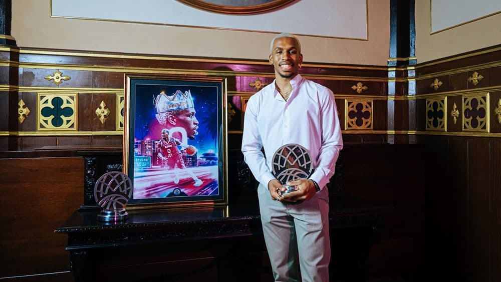 T.J. Shorts II MVP de la saison de BCL, DeAndre Lansdowne dans le deuxième cinq