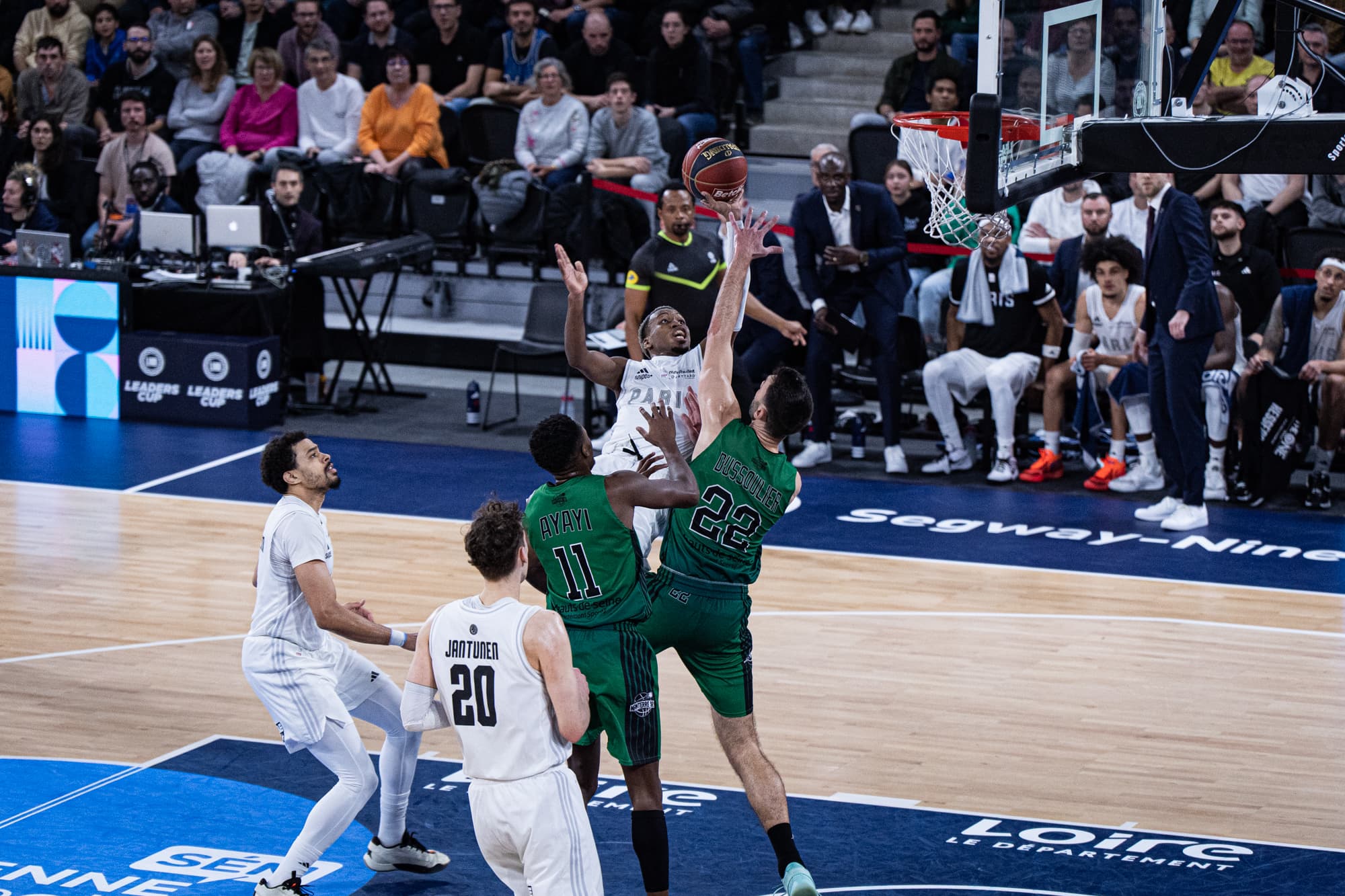 Le meilleur de T.J. Shorts II, MVP de la Leaders Cup : « Nous avons fait des gros pas en avant »