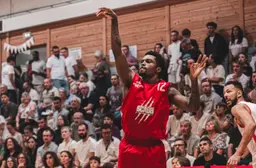 Tavon King montre de belles choses avec le SCABB en préparation