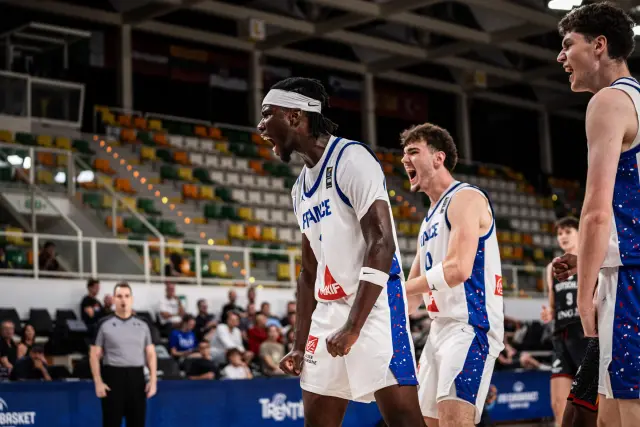 L’équipe de France U18 sort le grand jeu au meilleur moment : direction les demi-finales et… la Coupe du Monde U19 !