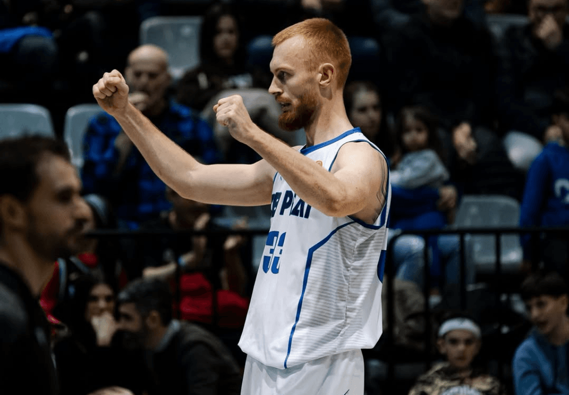 Le Français Thomas Smallwood prolonge à Prat et poursuit son aventure en Espagne