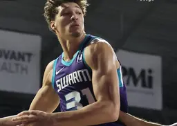 Tidjane Salaün a fini en double-double dans le premier match des finales de G-League