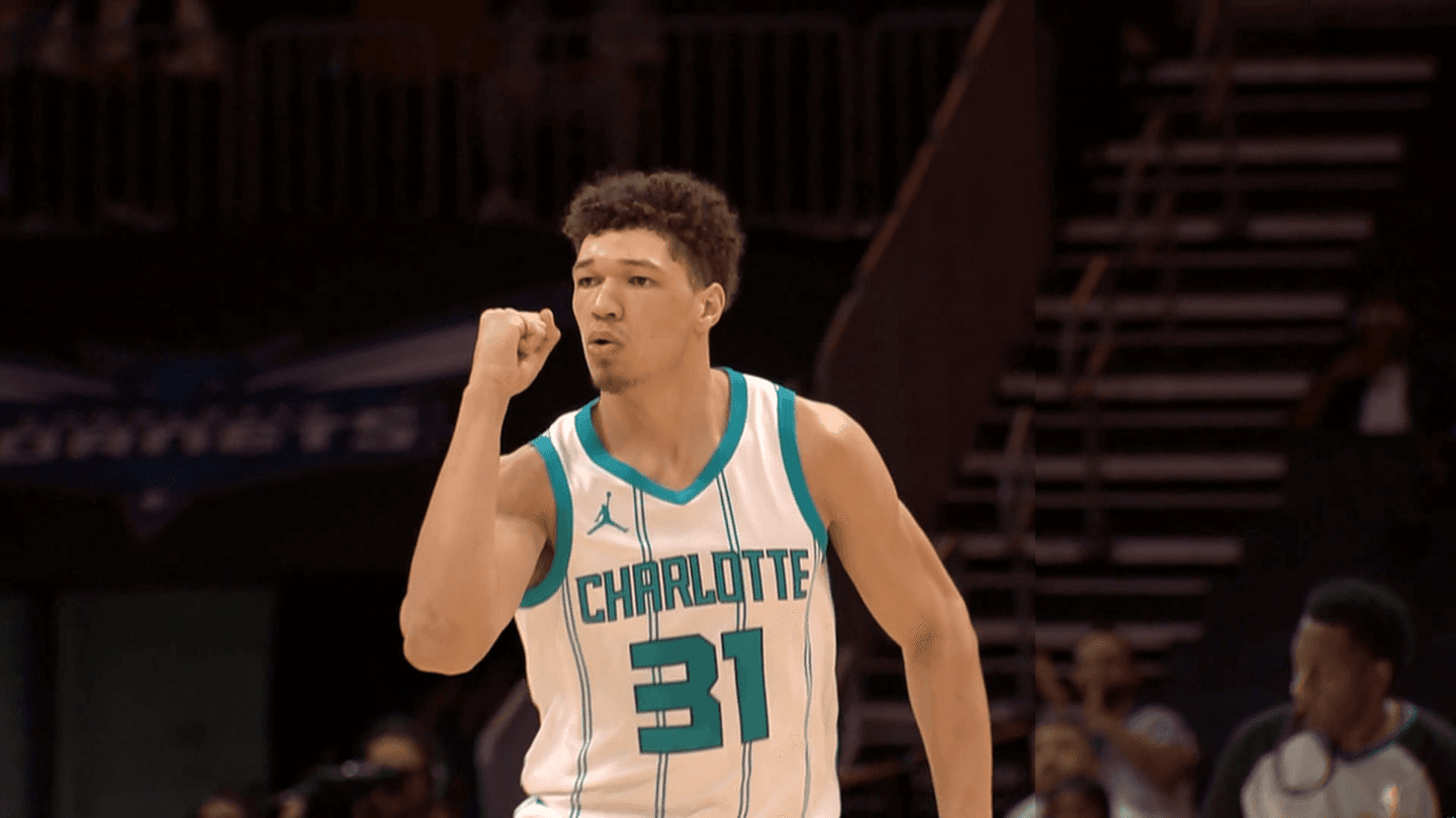 Tidjane Salaün très efficace à 3-points dans la victoire de Charlotte contre Utah