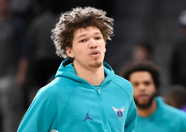 Tidjane Salaün en finale des playoffs avec Greensboro !