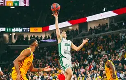 Timothé Vergiat monte au panier lors de la victoire de Blois à Orléans ce dimanche 11 janvier