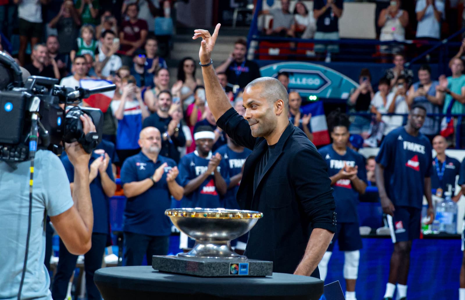 Tony Parker invité de “Stephen Brunch” sur RMC : « Il faut gagner des médailles d’or »