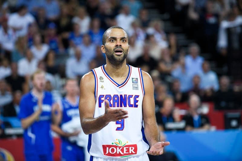 Le N°9 de Tony Parker retiré lors d’une double rencontre de l’équipe de France masculine et féminine à Décines en juillet 2024