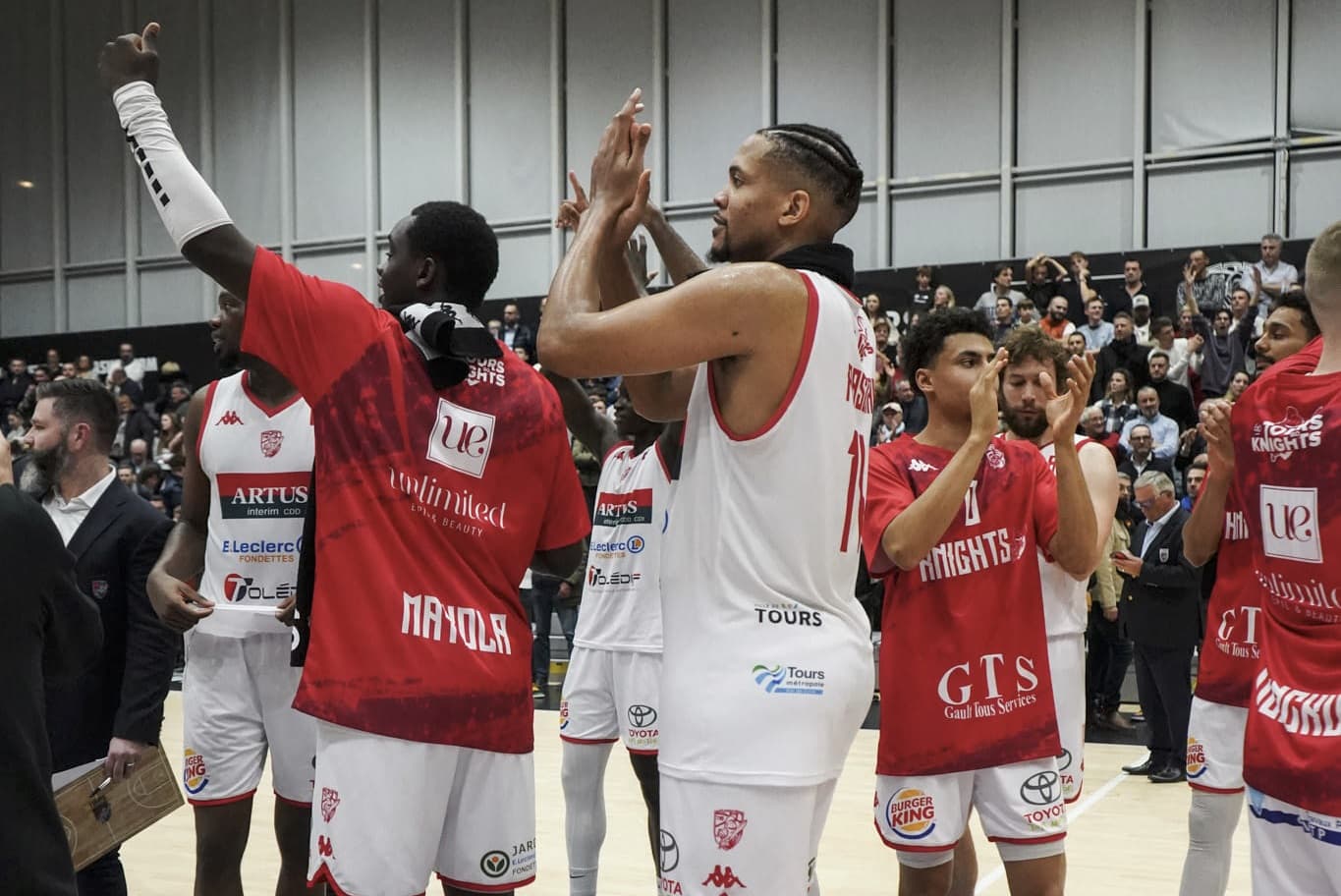 Hyères-Toulon signe sa 11e victoire consécutive, Tours remporte le choc contre Quimper