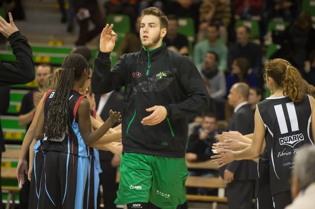Travis Bader, ancien shooteur de l’ASVEL, promu entraîneur-adjoint aux Brooklyn Nets