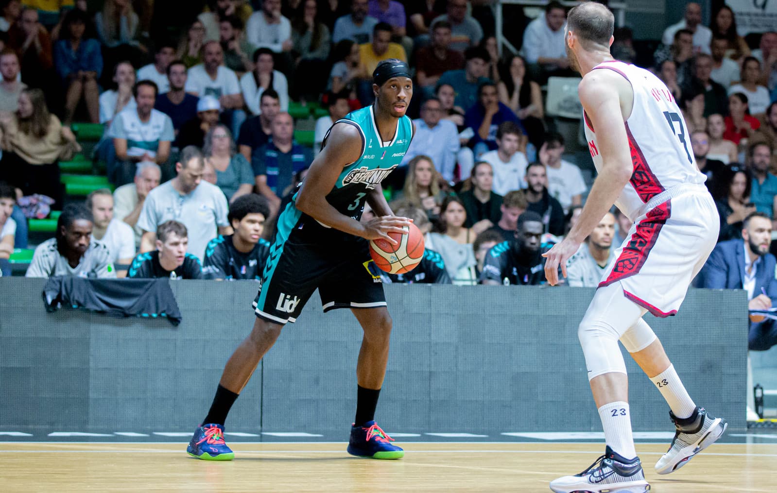 Travis Munnings passe de l’Élan béarnais à Fuenlabrada