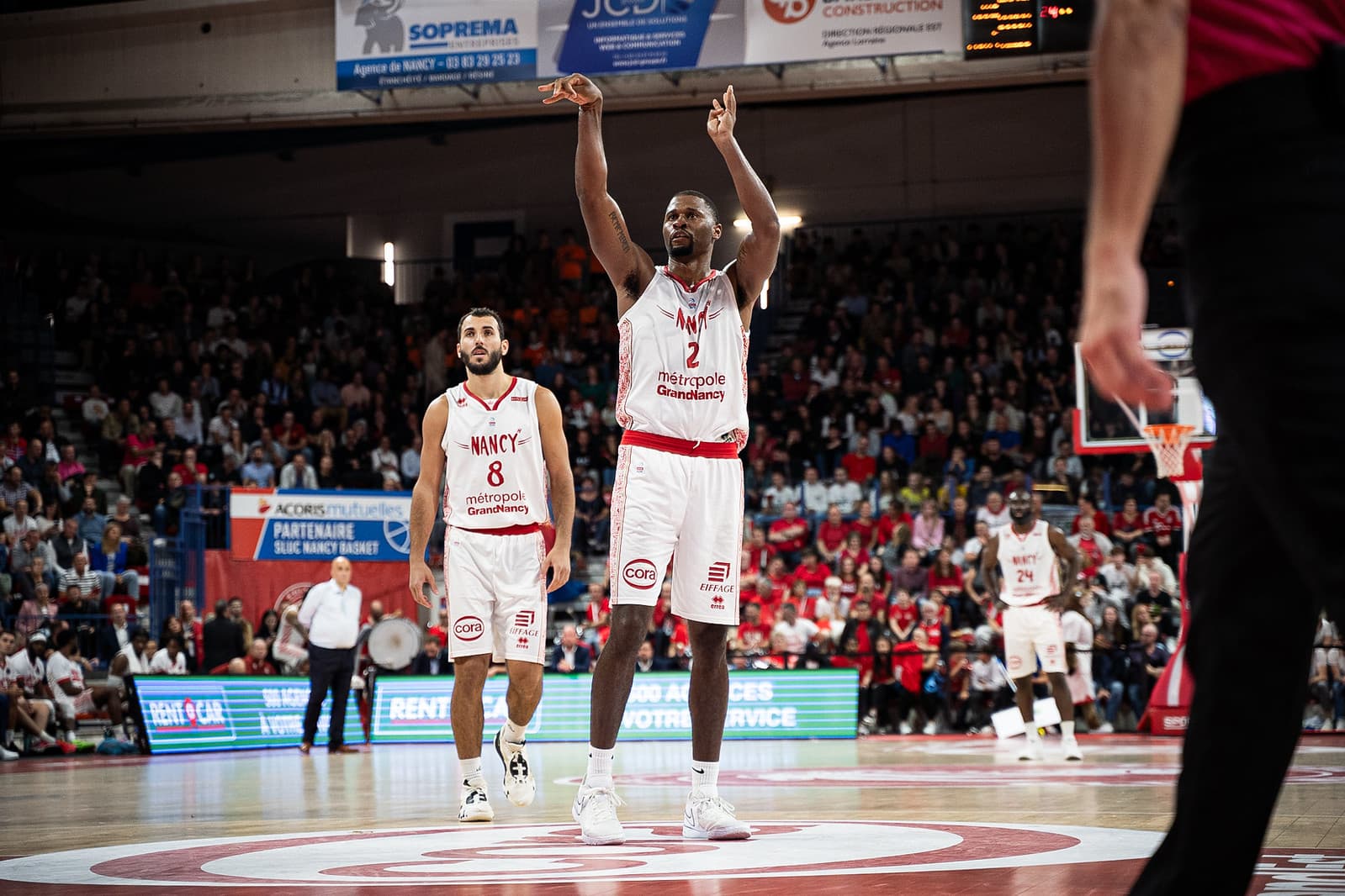 Tyren Johnson part en Allemagne