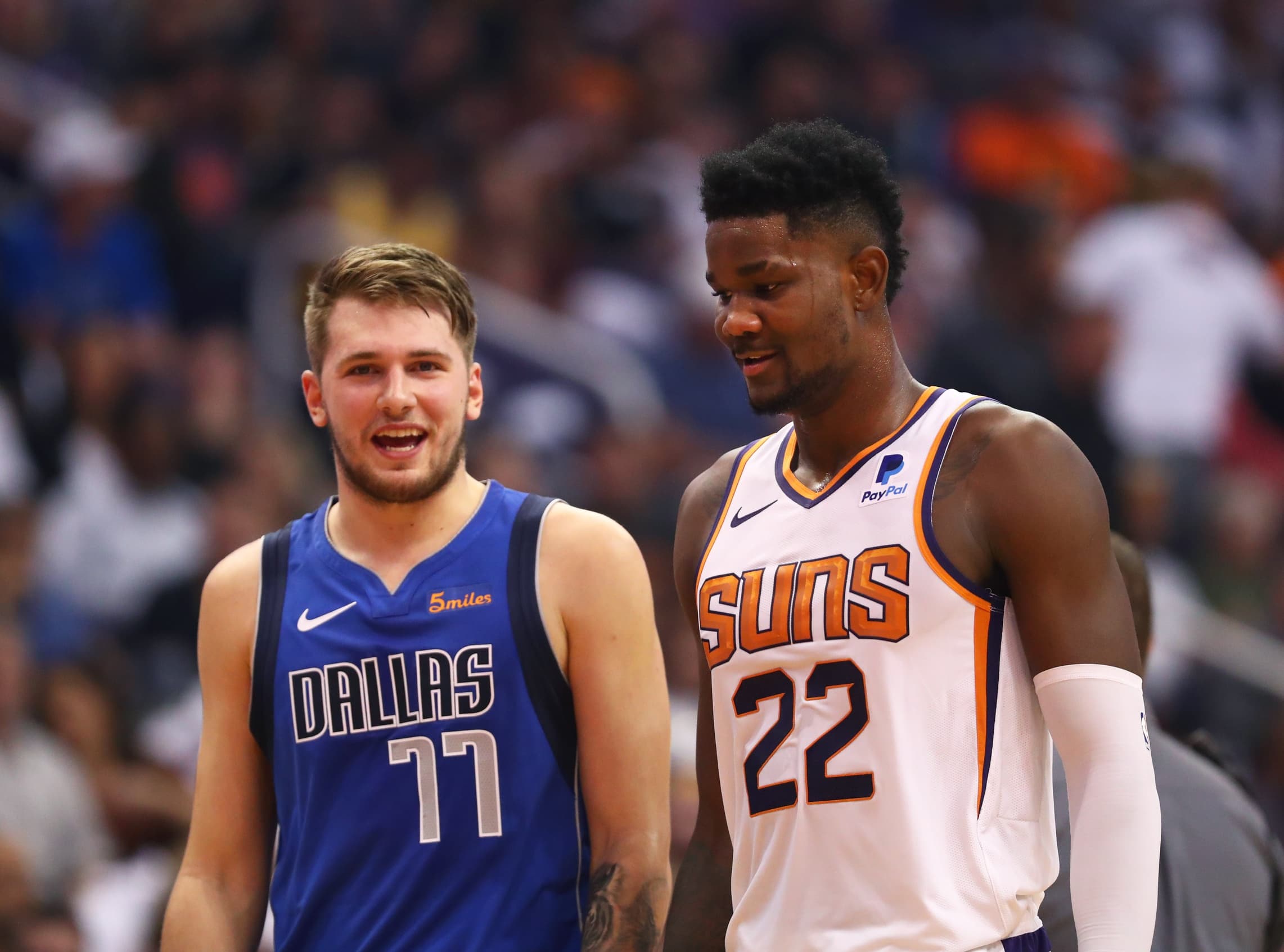 Deandre Ayton signe aux Lakers : le pivot rejoint Luka Doncic