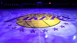 Les Lakers changent une nouvelle fois de propriétaire. Josh Kushner et Bob Iger prennent le contrôle de la franchise pour un montant inédit.
