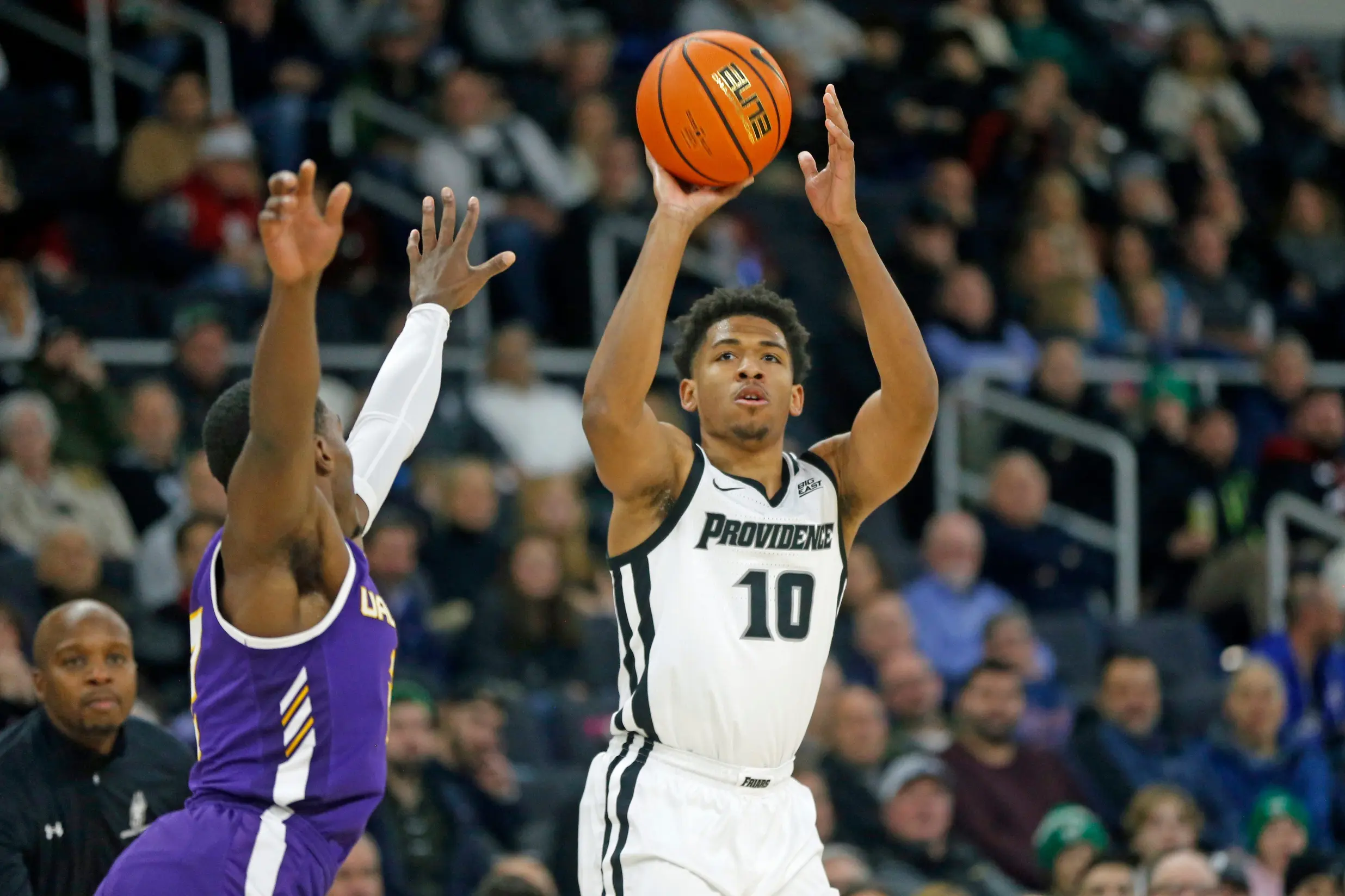 Cholet Basket recrute Noah Locke comme pigiste médical de DeAndre Gholston