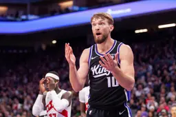 Pour Toronto, l'acquisition de Sabonis constituerait un upgrade majeur dans la raquette, particulièrement face aux difficultés de Jakob Poeltl à rester sur les parquets cette saison.