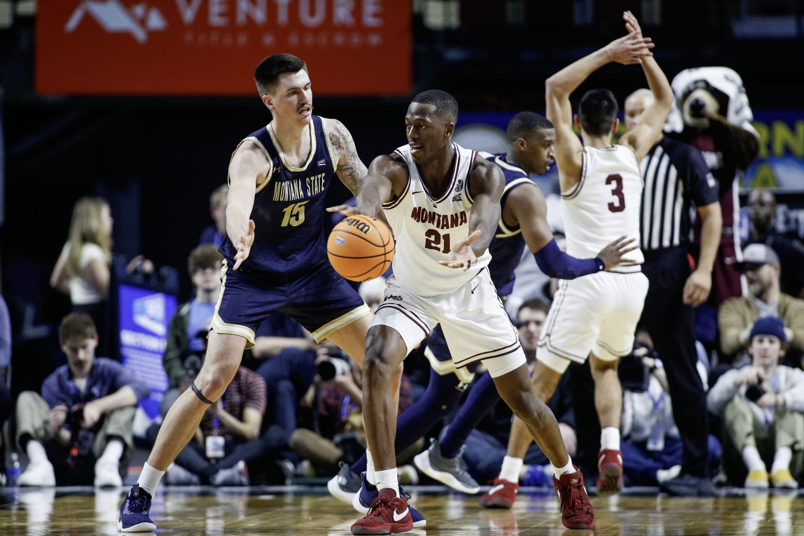 Laolu Oke vient compléter le secteur intérieur de Champagne Basket