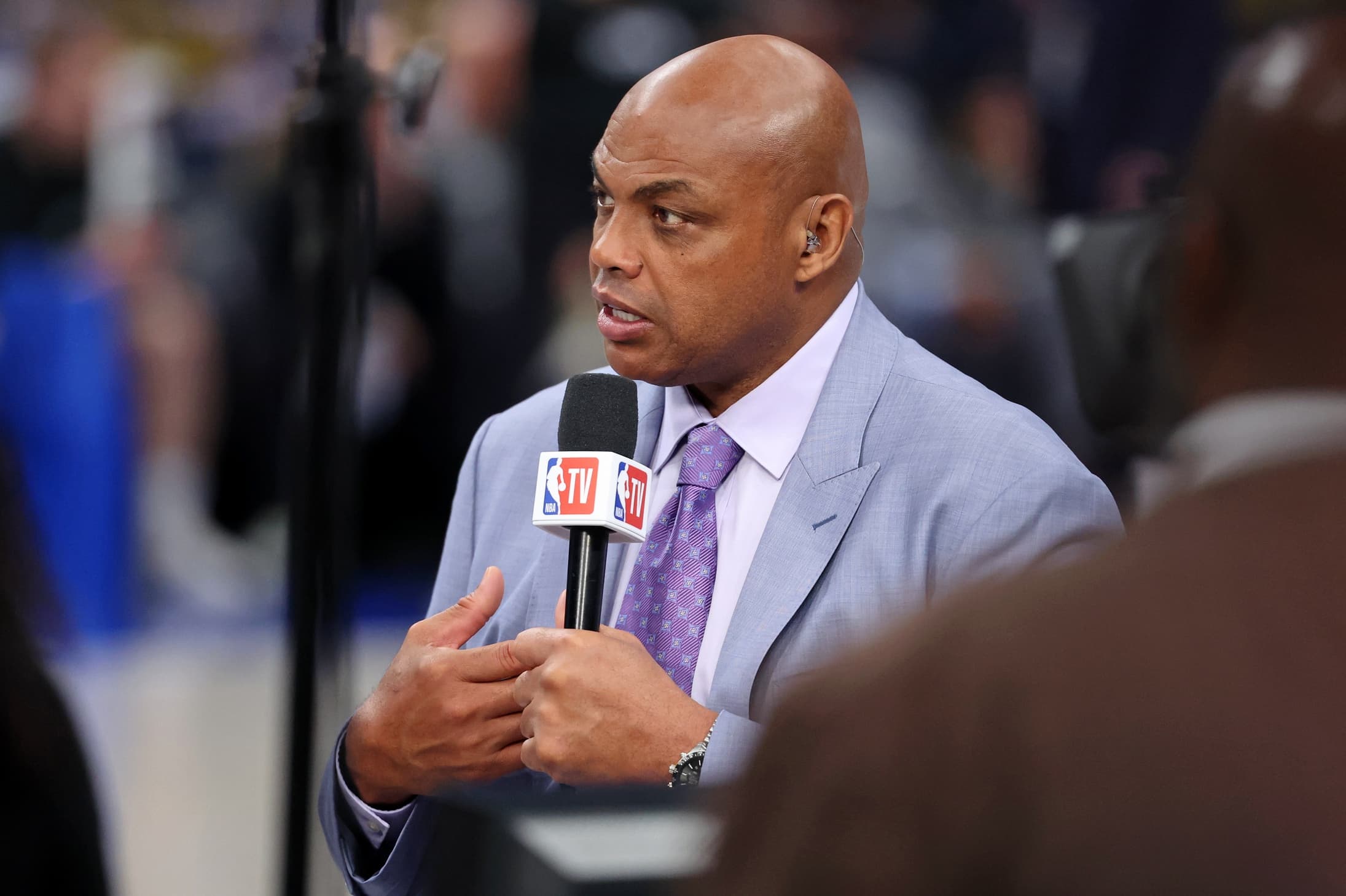 Rendant hommage à Jason Collins, Charles Barkley dénonce « une société homophobe »