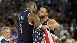 Eligible à une prolongation, Stephen Curry veut terminer sa carrière aux Warriors et n'entend pas devenir free agent.