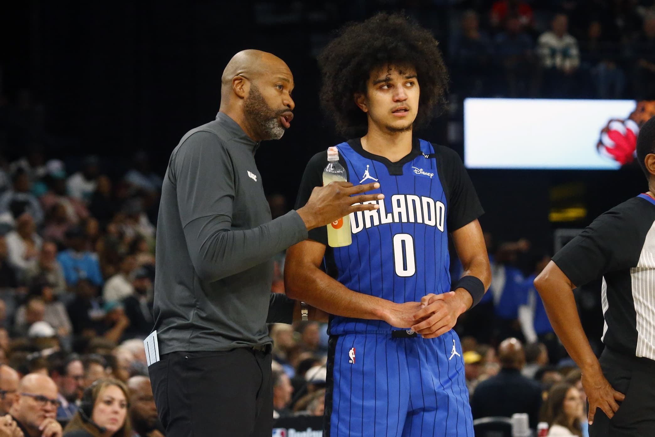 Anthony Black signe le dunk de l’année face à Memphis
