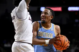 Son cursus NCAA terminé, Tidjiane Dioumassi va tenter de gagner sa place en G-League