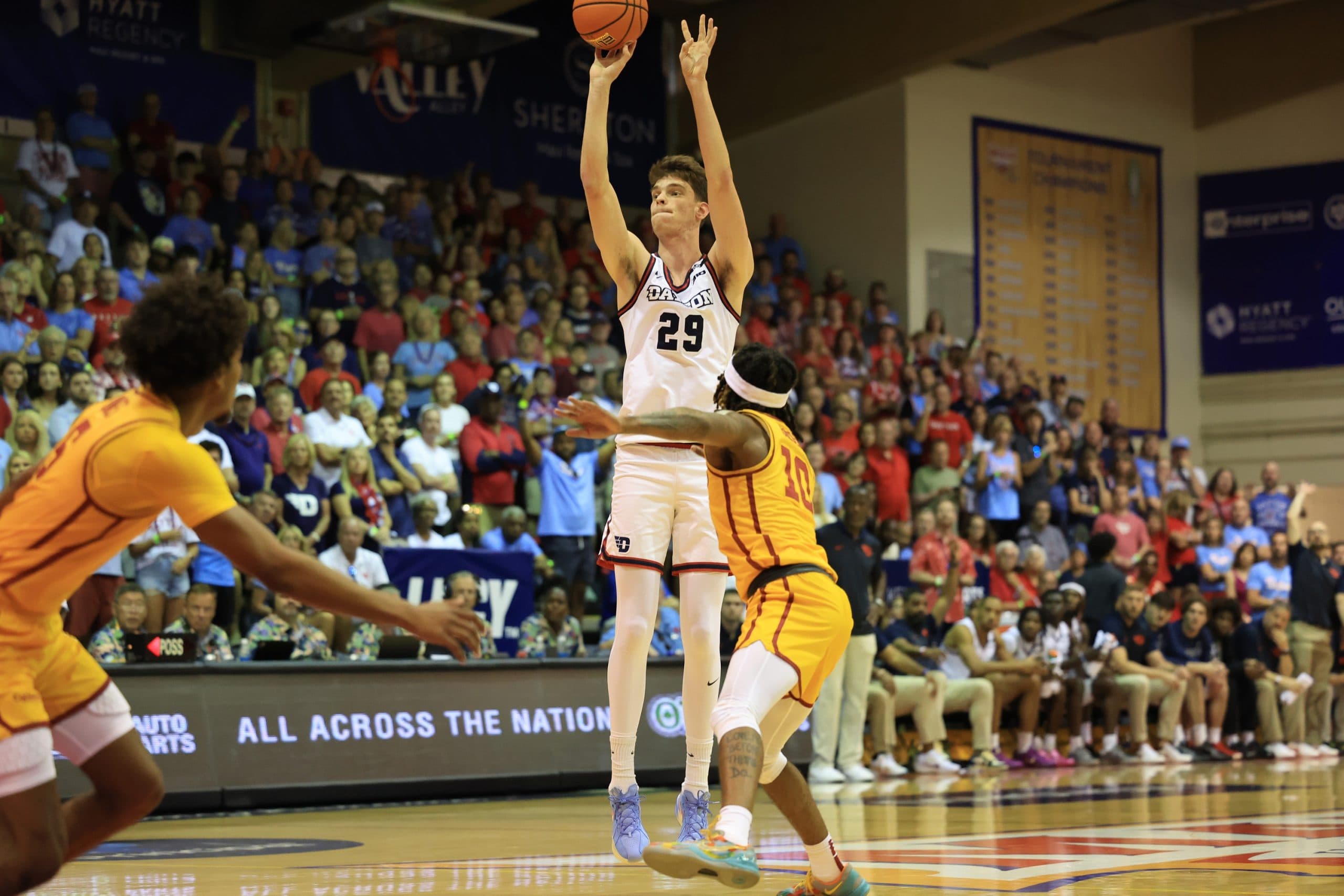 Amaël L’Etang et Yohann Sissoko brillent dès la reprise de la NCAA