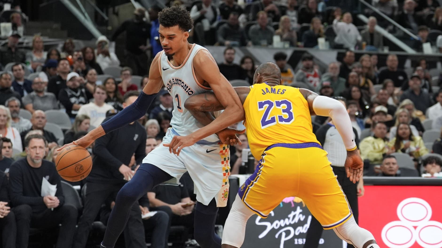 Victor Wembanyama désigné comme le nouveau visage de la NBA devant LeBron James
