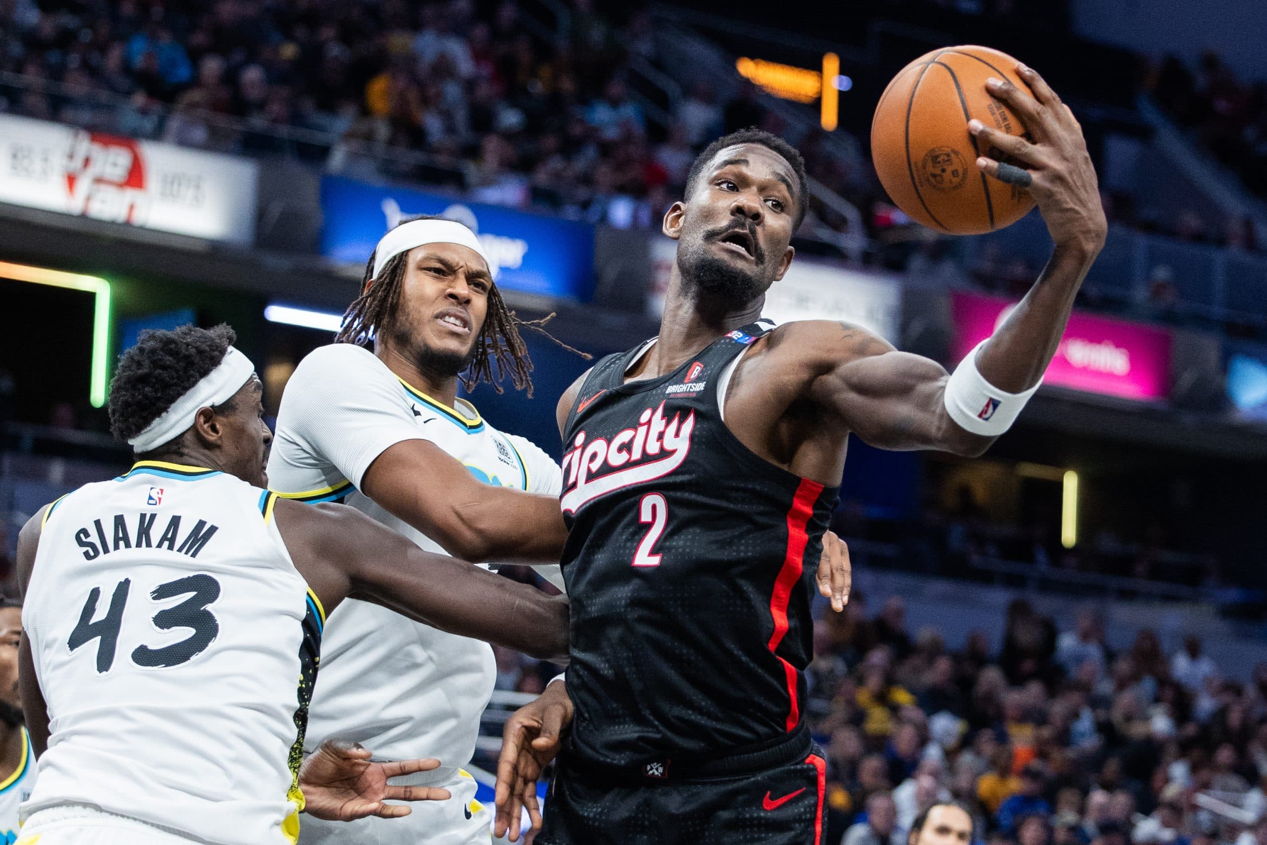 Deandre Ayton dans le viseur des Pacers après sa rupture avec Portland