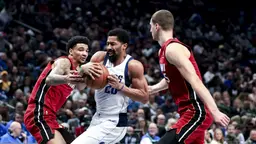 Spencer Dinwiddie fait un appel du pied au Heat