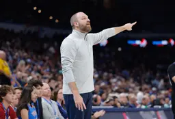 Selon Shams Charania d'ESPN, Antetokounmpo n'a pas été consulté lors du processus de recrutement, soulignant la fracture persistante entre la star et l'organisation.