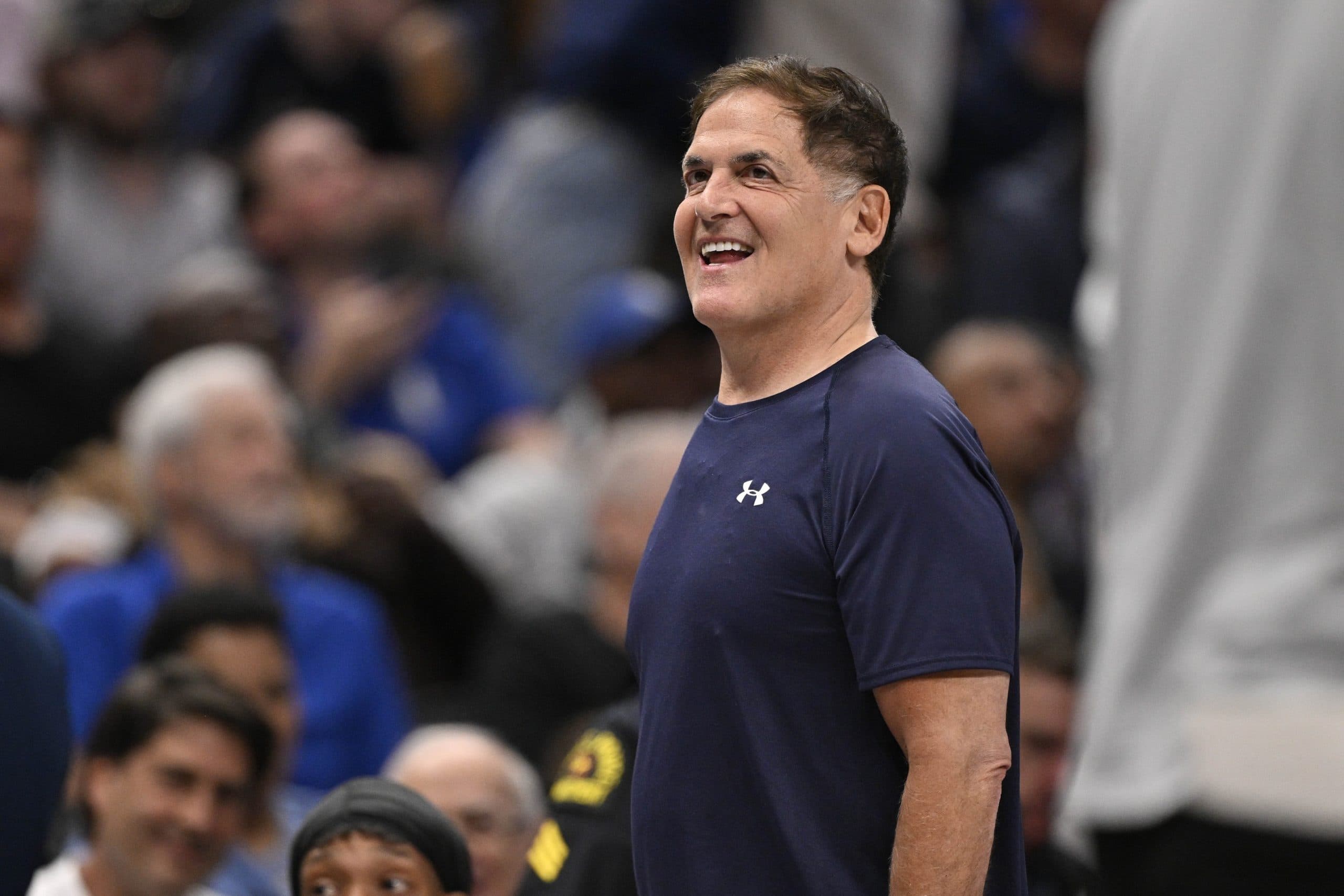 Mark Cuban défend le tanking en NBA face aux critiques d’Adam Silver