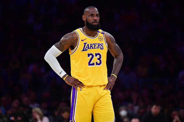 LeBron James bientôt de retour : les Lakers récupèrent leur superstar après son passage en G-League